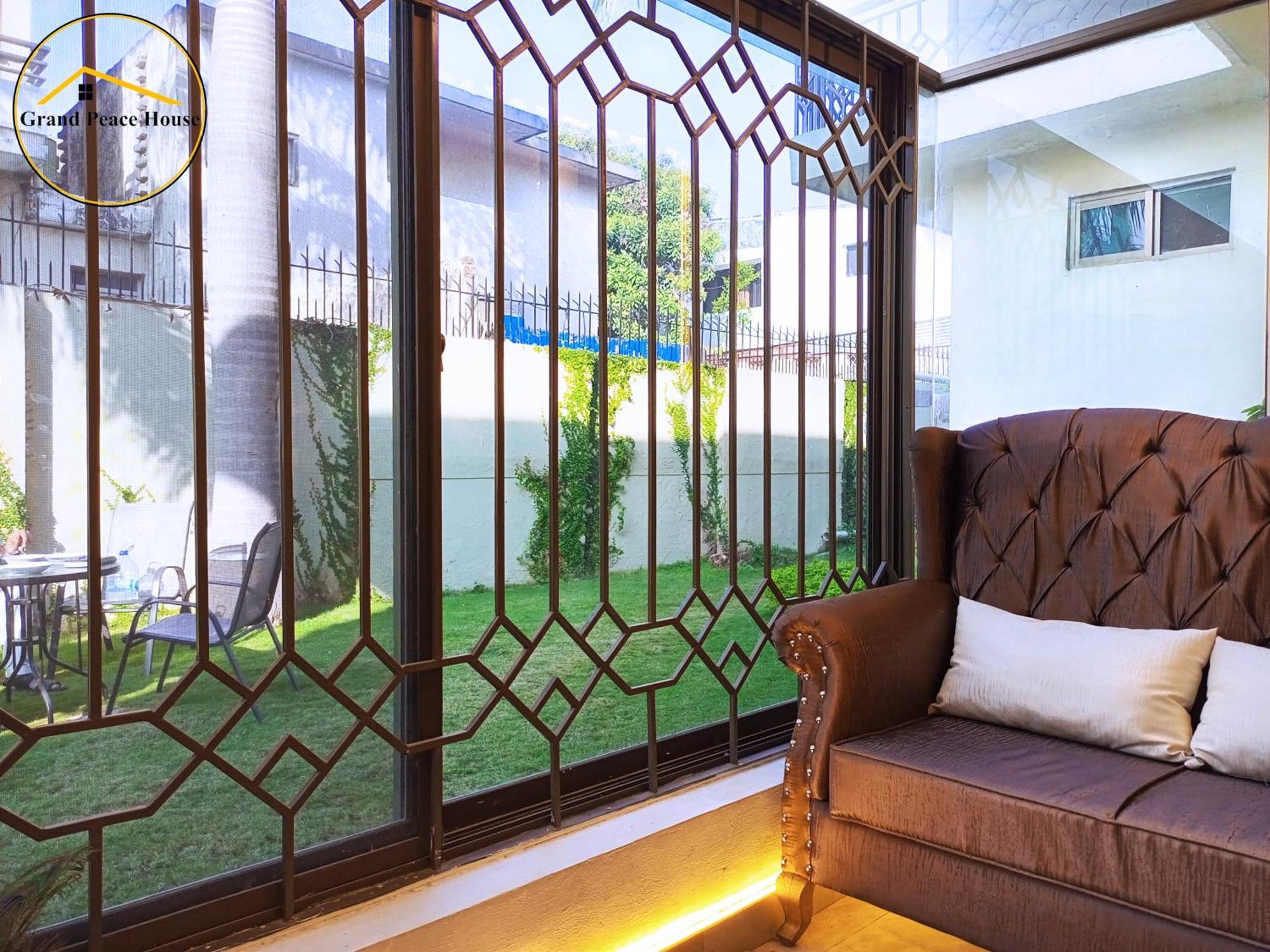 Bed and Breakfast Grand Peace House I Исламабад Экстерьер фото