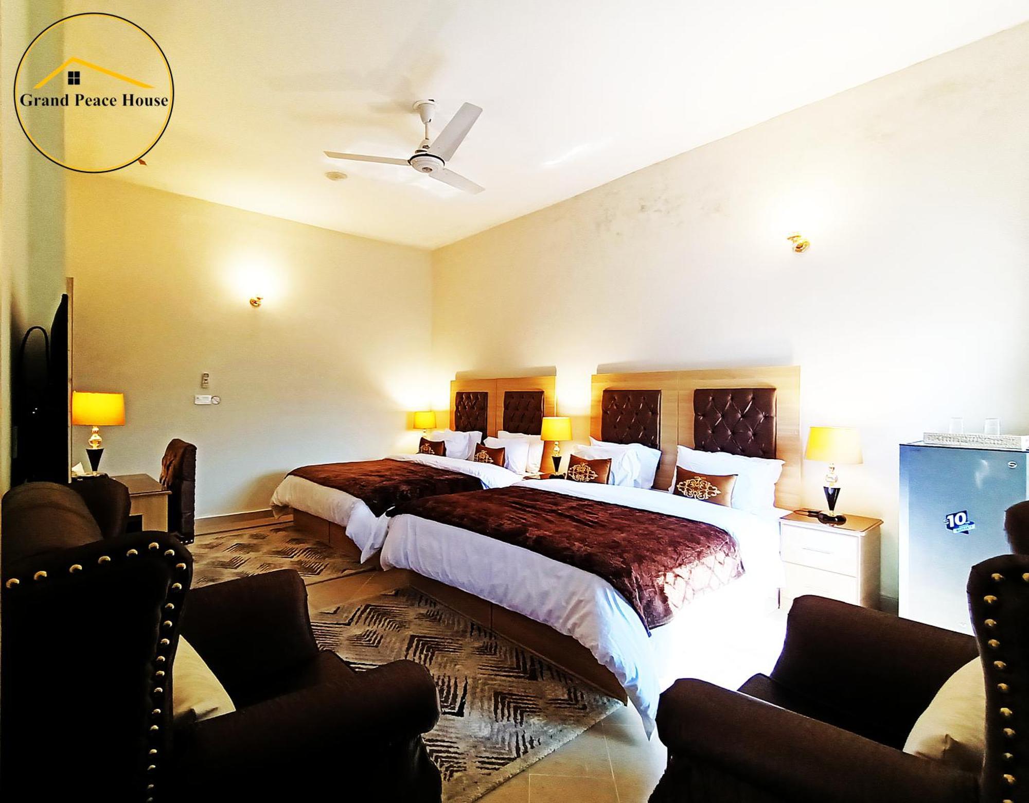 Bed and Breakfast Grand Peace House I Исламабад Экстерьер фото