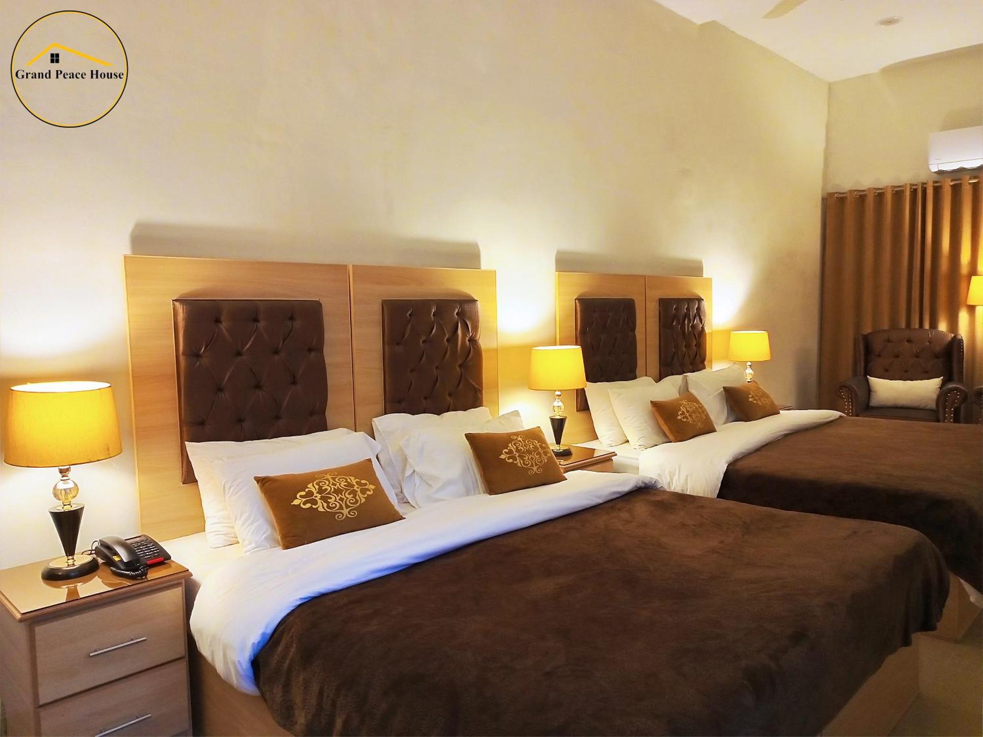 Bed and Breakfast Grand Peace House I Исламабад Экстерьер фото