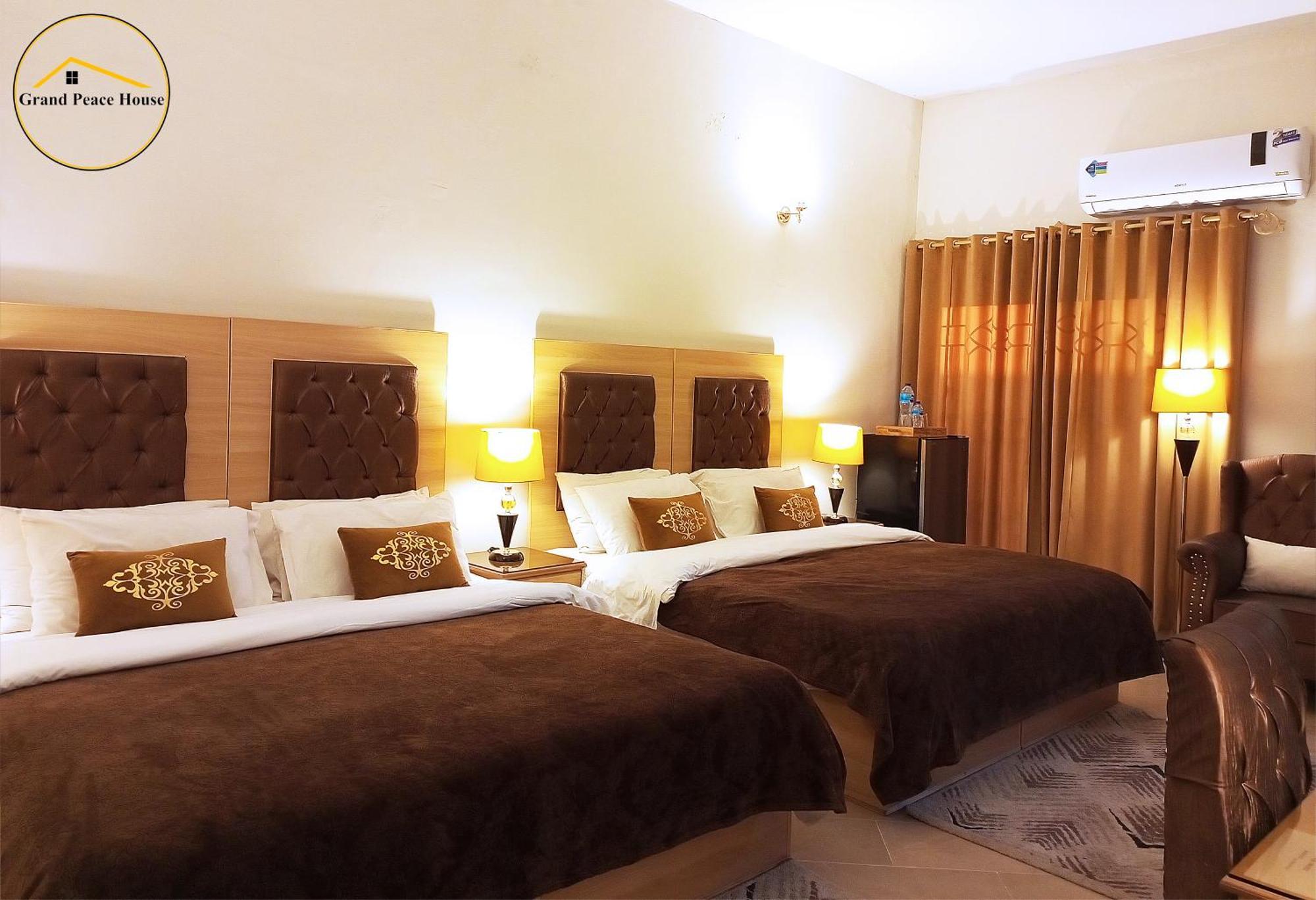 Bed and Breakfast Grand Peace House I Исламабад Экстерьер фото
