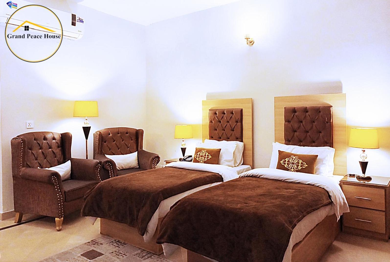 Bed and Breakfast Grand Peace House I Исламабад Экстерьер фото
