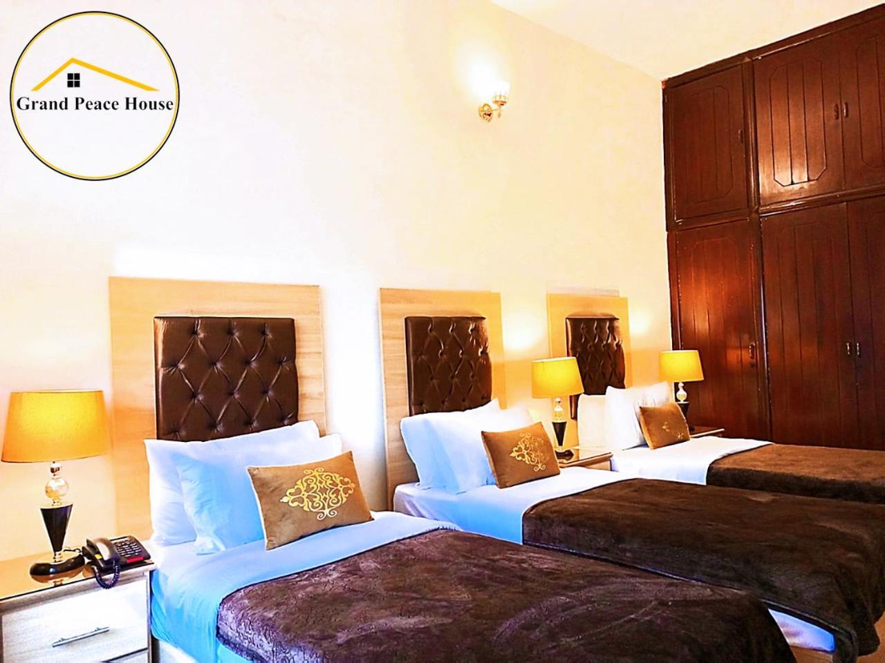 Bed and Breakfast Grand Peace House I Исламабад Экстерьер фото